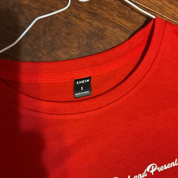 Men's Shein Past and Present Red Tee Sz Small - Picture 2 of 4